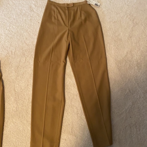 3 piece Jones New York suit - Picture 4 of 7